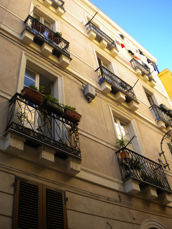 Palazzo Fois (facciata sulla Via Genovesi)